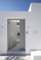 Eolia Kamari Villa