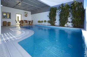 Eolia Kamari Villa
