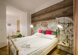 Alteea 2 Deluxe Bucharest Apartments