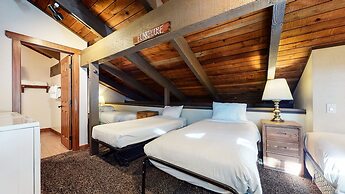 Horizons 4 168 Updated Upstairs Unit with Private Washer Dryer, Walk t