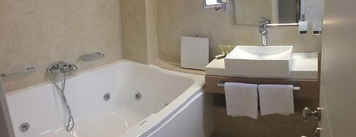 Swell Boutique Hotel