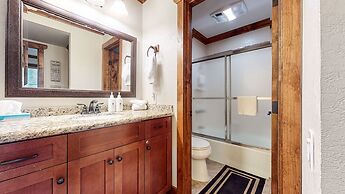 Horizons 4 166 Updated Upstairs Unit with Private Washer Dryer, Walk t