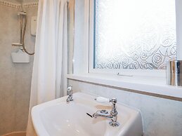 The Annexe, Laburnum