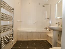 Maritime Mews, 6 The Oakleys