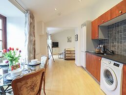 Maritime Mews, 6 The Oakleys