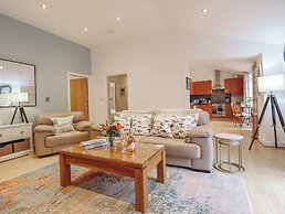 Maritime Mews, 6 The Oakleys