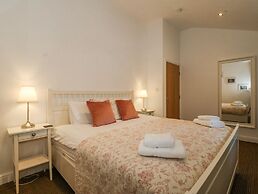 Maritime Mews, 6 The Oakleys