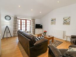 Maritime Mews, 6 The Oakleys