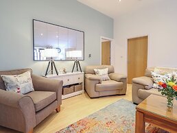 Maritime Mews, 6 The Oakleys