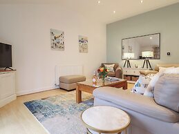 Maritime Mews, 6 The Oakleys