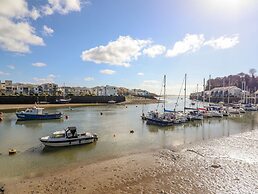 Maritime Mews, 6 The Oakleys