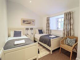 Maritime Mews, 6 The Oakleys