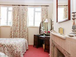 Bay View Apartment