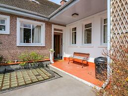 Bay View Apartment