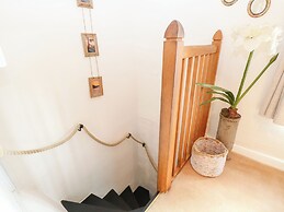 Hollyhedge Cottage