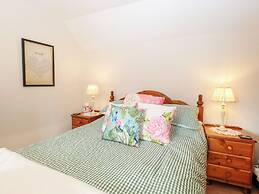 Hollyhedge Cottage