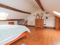 Garreg Wen Isaf Bach