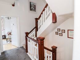 Iona 10 Palace Street East