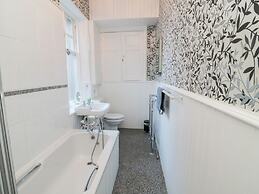 Iona 10 Palace Street East