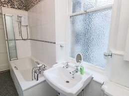 Iona 10 Palace Street East