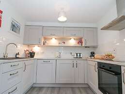 White Rose Apartment