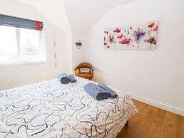 Maelog, 14 Tides Reach