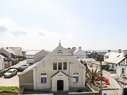 Maelog, 14 Tides Reach