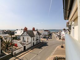 Maelog, 14 Tides Reach