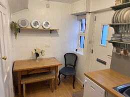 Demeter Holiday Cottage