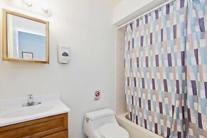 Racpanos Modern Stay on Forrest Street