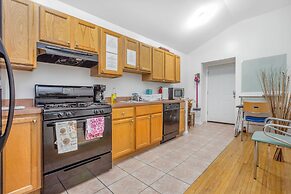 Racpanos Modern Stay on Forrest Street