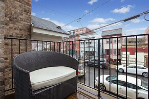 Racpanos Modern Stay on Forrest Street