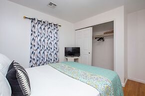 Racpanos Modern Stay on Forrest Street