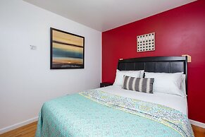 Racpanos Modern Stay on Forrest Street