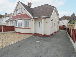 Maesdu Cottage