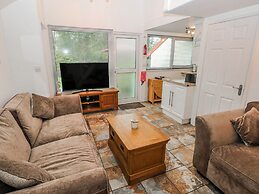 Trelessy Lodge