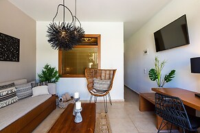 Nostos Beach Boutique Hotel