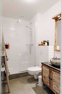 Eyja Guldsmeden Hotel