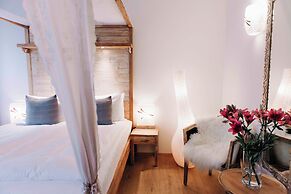 Eyja Guldsmeden Hotel