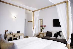 Eyja Guldsmeden Hotel