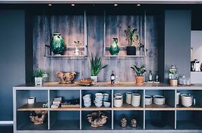 Eyja Guldsmeden Hotel