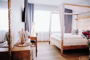 Eyja Guldsmeden Hotel