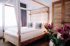 Eyja Guldsmeden Hotel