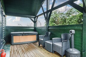 Ash Lodge