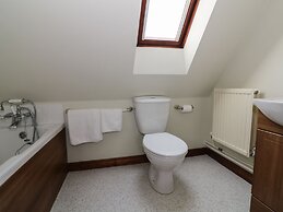 The Lodge off High Street