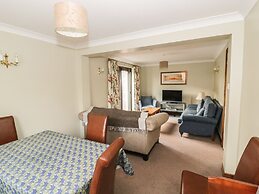 The Lodge off High Street