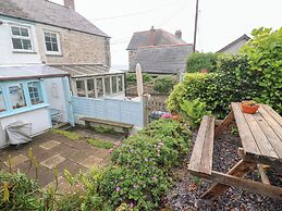 2 The Cottages