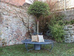 The Old Clock Makers