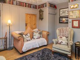 The Old Clock Makers