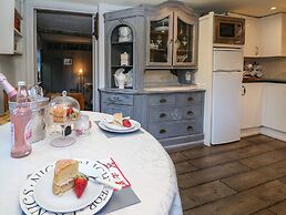 The Old Clock Makers